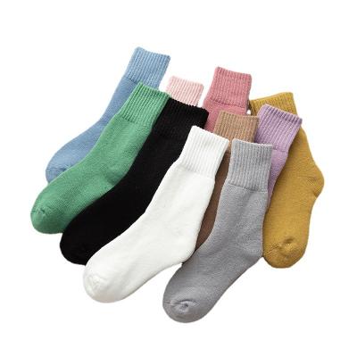 China Multi Colors Solid Color QUICK DRY Winter Socks Girls Women Thick Crew Socks Ladies Deep Keep Warm Socks for sale