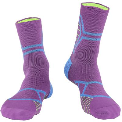 China Antibacterial wholesale for retailer cotton socks men's classic cool football socks cotton socks for sale