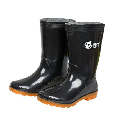 China Fashion Trend Rubber Compound Custom Logo Non-slip PVC Men's Wellies for sale