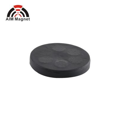 China Industrial Magnet Rubber Cover N52 NdFeB Round Magnet With Screw for sale