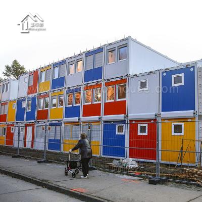 China Cheap Prefab Movable Parking Lot Set Portable Container House For Living Room for sale