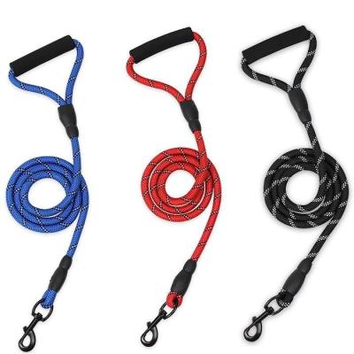 China 2021 Personalized Thoughtful Soft Hands Rope Dog Leash Free Running Mountaineering For Small Animal Support 150cm*1.0cm for sale