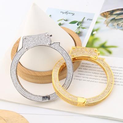 China CZ Diamond Handcuffs Bracelet For Valentine's Day Gift Iced Out Fashionable European CLASSIC Outlet Zircon Handcuff Bracelet Bangle DROPSHIPPING for sale