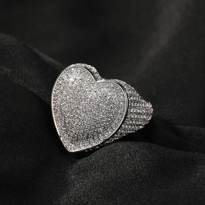 China Custom Hiphop Man Fashion Women Party Ring Zircon Heart Shaped Couple Ring Love Heart Hiphop Luxury Hip Hop Jewelry for sale