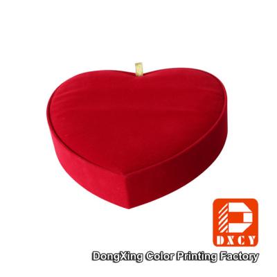 China Soft Flocked Cloth High Gloss Gift Boxes For Jewelry Package Red Heart Design for sale