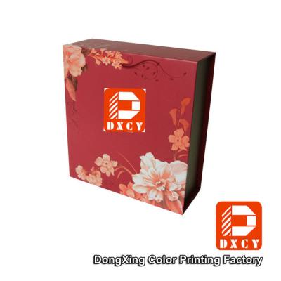 China UV Coating Recycled Cardboard Packaging Boxes , Square Mooncake Packaging Box for sale