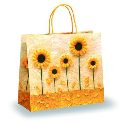 China Dirección amistosa de la superficie de impresión de la pantalla de las bolsas de papel del regalo de Eco del girasol en venta