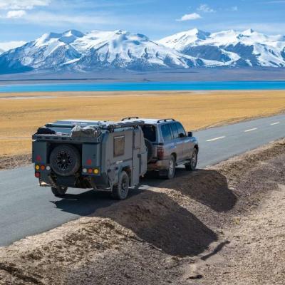 Chine NJSTAR Voiture de voyage sur terre 16 pieds alimentée par l' énergie solaire hors réseau Camper personnalisé à vendre