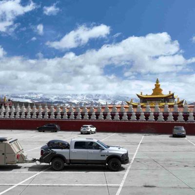 Chine Trailer de voyage par voie terrestre NJSTAR EXPLORER Traverser une suspension indépendante à vendre