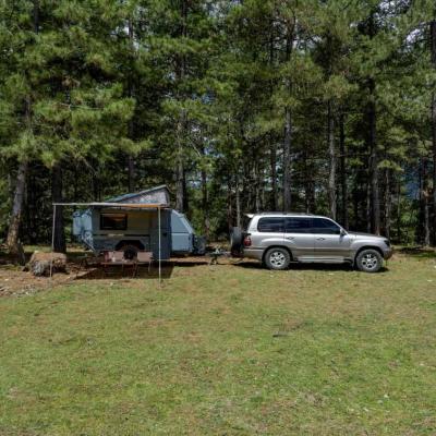 Китай Настройка для жилого дома Njstar Light Small Hybrid Awning Camper Trailer продается