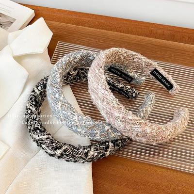 China Non-slip Korean New Style Small Fragrance Sponge Hair Band High Head Top French Vintage Wide Edge Headband Makeup Press Hair for sale