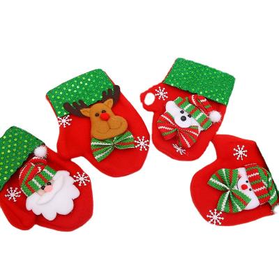 China Christmas Knife And Fork Set GL-28 Kids Candy Gift Bag Christmas Tree Pendant for sale