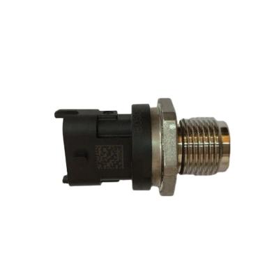 China Genuine Machinery Repair Shops 5.9L 6.7L Diesel Engine 0281006425 Fuel Rail Pressure Sensor for sale