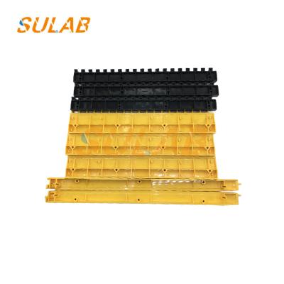 China De plastic Strook Otis Escalator Spare Parts XAA455M1 XAA455L1 XAA455J1 XAA455K1 van de Stapafbakening Te koop