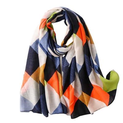 China Wholesale Fashion Polyester Diamond Color Print Sunscreen Scarf Lightweight Shawl for sale