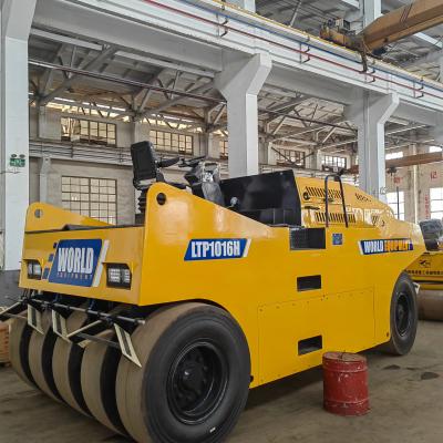 China 20 ton pneumatische wegroller met 132 kW geïmporteerde motor en opwekkende kracht van 20KN Te koop