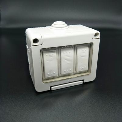 China WP1306 IP55 ABS Material Wall Light Time 3gang 2way 10a Outdoor Waterproof Button 250v Electric Switch 240v 240v for sale