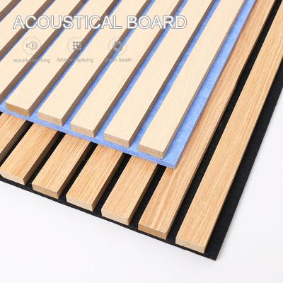 China WPC estrió el rasguño anti de los listones de madera acústicos de la parrilla de la pared del panel de pared en venta