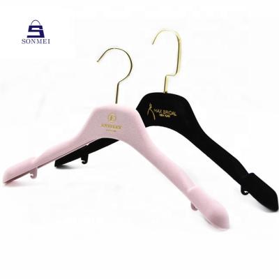 China Modern boutique luxury wedding dress velvet flocked hanger velvet hangers for sale