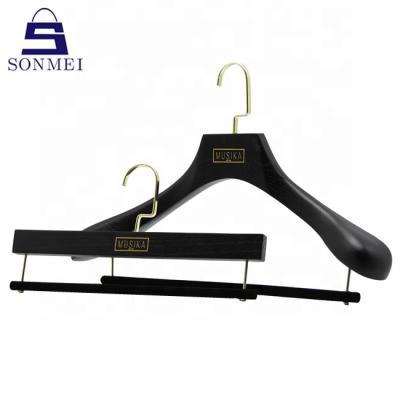 China Durable Manufacture Black Custom Luxury Hangers Durable Wood for sale