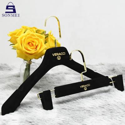 China Non Slip Minimalist Velvet Skirt Clothes Hanger Sets Dress Hangers With Logo for sale