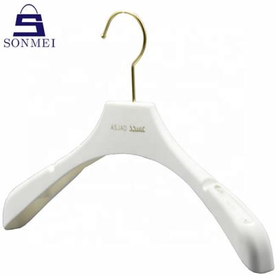 China Durable Customized Non-Slip Rubber Plastic Dress White Hanger for sale