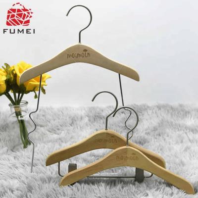 China Durable Cute Baby Pine Wood Kids Clothes Hangers Cloth Kids Hangers for sale