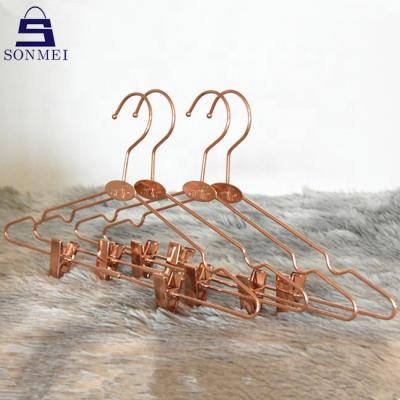 China Durable Electroplating Metal Plating Rose Gold Hanger With Clips for sale