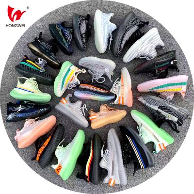 China Wholesale Flat Bulk Boys Girls Shoes Designers Fashion School Sports Kids Yeezy Lace Up Casual Sneaker 2021 Kids Shoes for sale