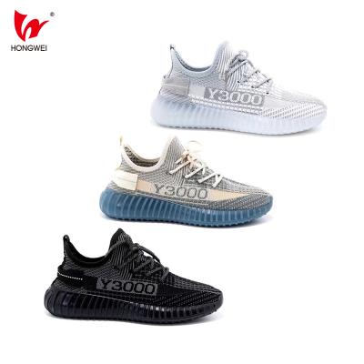 China CUSHIONING 2021 New Fashion Designs Excellent European Style Fly Knitted Mesh Sports Shoes For Men To Freeze Unique Sports Casual Shoes for sale