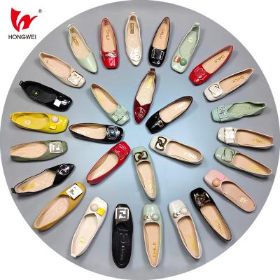 China Deodorization 2021 Women's Leather Flat Shoes Breathable Casual Slip-on Ladies PU Running Shoes for sale