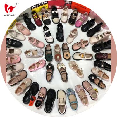 China Hot Selling Unique Girls Princess Waterproof Beef-tendon Shoes Flat Crystal Princess Sequined Princess Shoes For Party for sale