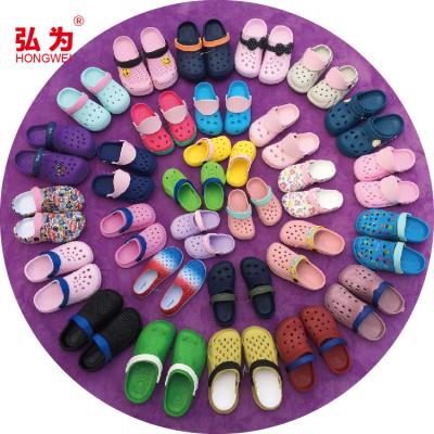 China 2021 Hot Selling Waterproof Children's Garden Slippers Cute Cartoon Summer Clogs Children Holes EVA Clogs Shoes Lightweight Sandals Soles for sale