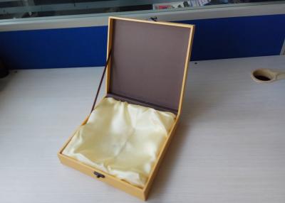 China Embolus Cover Custom Gift Boxes , Film Covering Medium Square Gift Boxes for sale