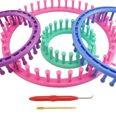 China Plastic knitting looms high quality plastic round loom set pom pom ball knitting maker with needle crochet circle hat looms for sale