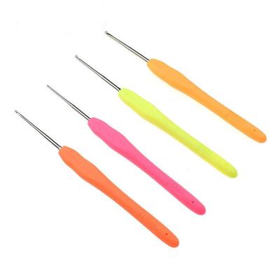 China High Quality Multicolor Aluminum Handle Lace Crochet Hooks Kit, High Quality Lace Knitting Ergonomic Smooth Knitting Needles for sale