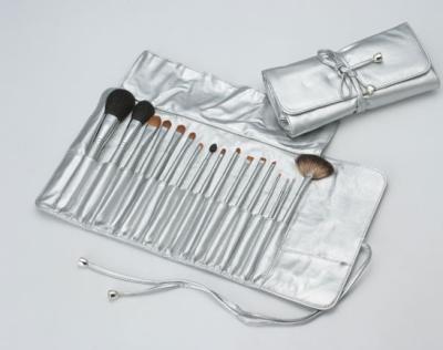 China Animal Hair 17 Sets Professional Makeup Brush Set for sale