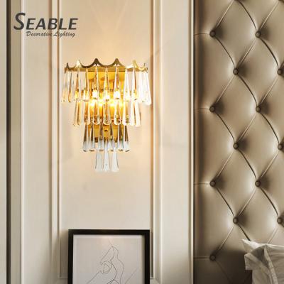 China Modern Indoor Metal Fixtures Decoration LED Golden New Product Luxury Crystal Wall Light for sale