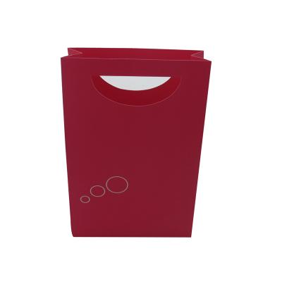 China CMYK Recyclable Offset Printing Custom Color Card Paper Bag With Punch Hole Handle for sale