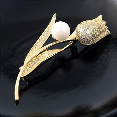 China New Trendy Inlaid Zircon Tulip Brooch Pins For Women Fashion Pearl Bodice Prom Creative Dress Brooches For Bouquets Luxury Jewelry for sale