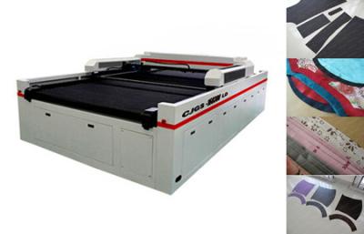 China Light Fabric Garment Laser Cutting Machine , Laser Cut Machines for Apparel Dress for sale