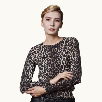 China Breathable O Neck Sweaters Pullover Long Sleeve Corset Printing Leopard Women Sweaters for sale