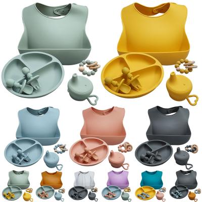 China Soft Flat Silicone Antibacterial Silicone Food Grade Baby Washable Feeding Set Bibs Set Waterproof Silicone Teether for sale