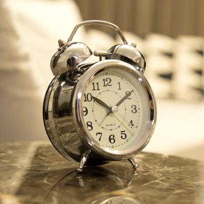 China 2022 contemporary new creativity ins personality classic simplicity fashion round metal retro alarm clocks desk clocks home bedroom for sale