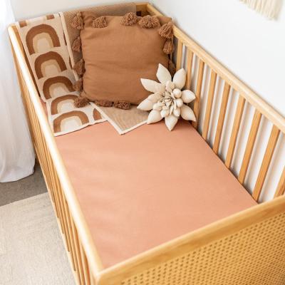 China Hot Sale Newborn Baby Crib Plain Anti-Static Colored Basket Bamboo Cotton Crib Sheet Knit Fitted Crib Muslin 100% Organic Cotton Breathable for sale