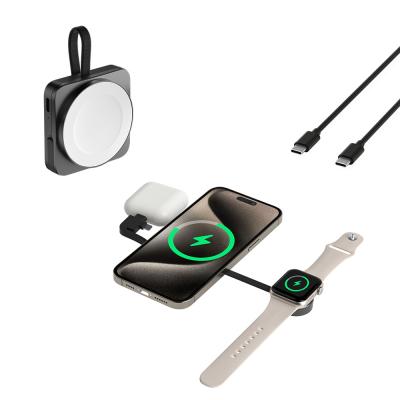 China Cargador inalámbrico magnético portátil 3 en uno para iPhone Watch y auriculares en venta