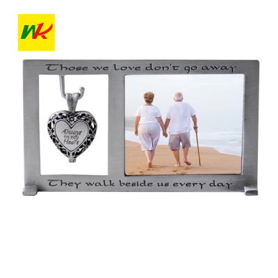 China Fashionable custom family pendant pet table furniture decoration necklace stainless steel frame memorial photo pendant box for sale