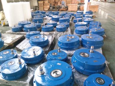 China Compact Shaft Mounted Gear Reducer Motor , Helical Speed Reducer Gearbox for sale