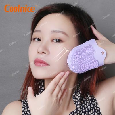 China EXFOLIATE OEM Custom Boy Facial Exfoliating Glove Silicone Facial Cleansing Brush for sale