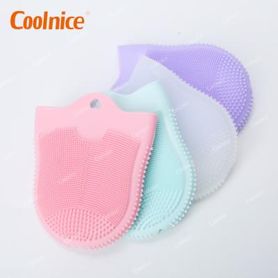 China EXFOLIATING 2022 hot sales peel exfoliating gloves scrubber shower brush soft silicone massage cleaning gloves for sale